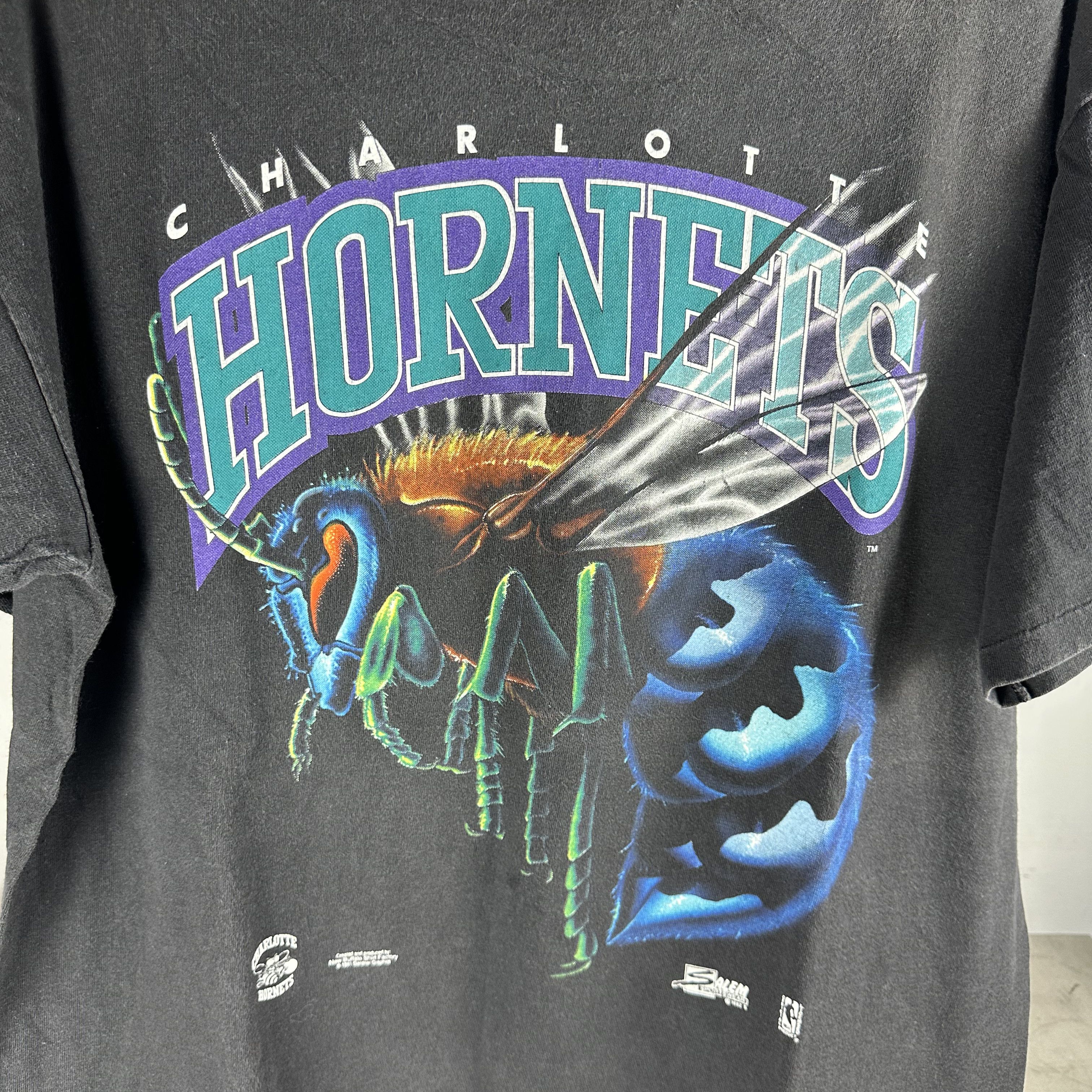 Vintage Vintage 90s Charlotte Hornets NBA Salem Sportswear T-shirt Size US XL / EU 56 / 4 - 2 Thumbnail