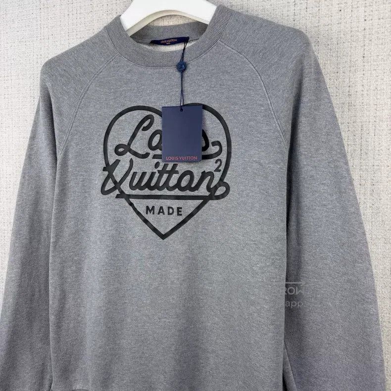 Louis Vuitton Louis Vuitton SS22 Big Heart Logo monogrammed pullover swe Size US M / EU 48-50 / 2 - 2 Thumbnail