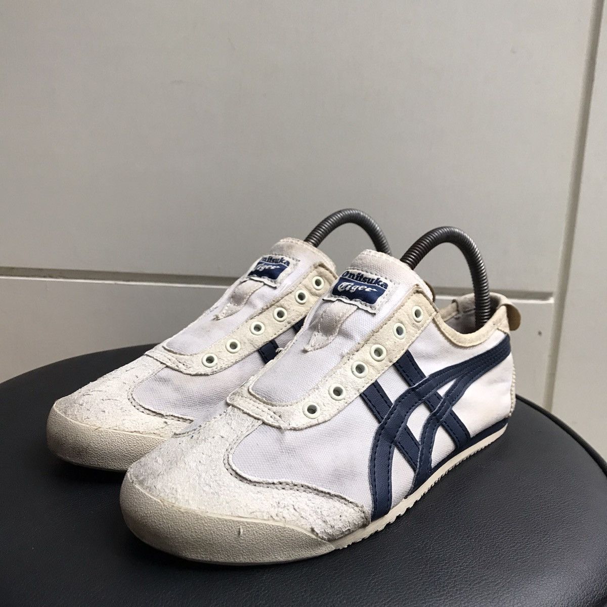 Japanese Brand × Onitsuka Tiger Onitsuka Tiger mexico 66 Slip On White Canvas with navy blue Size US 6 / EU 39 - 15 Thumbnail