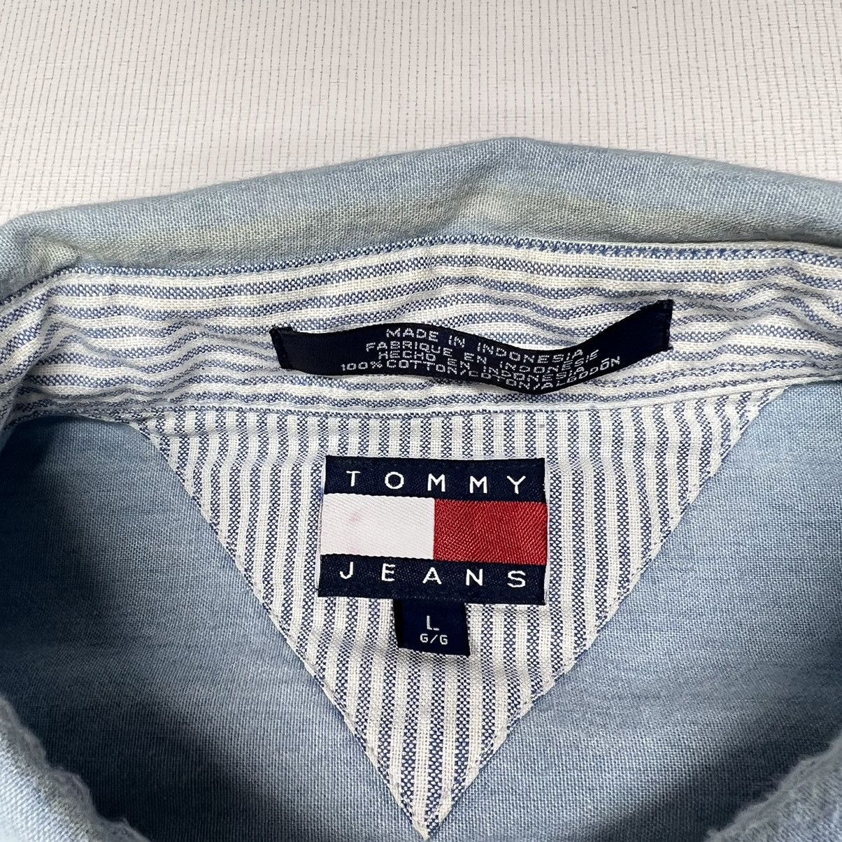 Tommy Hilfiger × Vintage VTG Tommy Hilfiger Button Down Shirt Blue Long Sleeve Faded Size US L / EU 52-54 / 3 - 6 Thumbnail