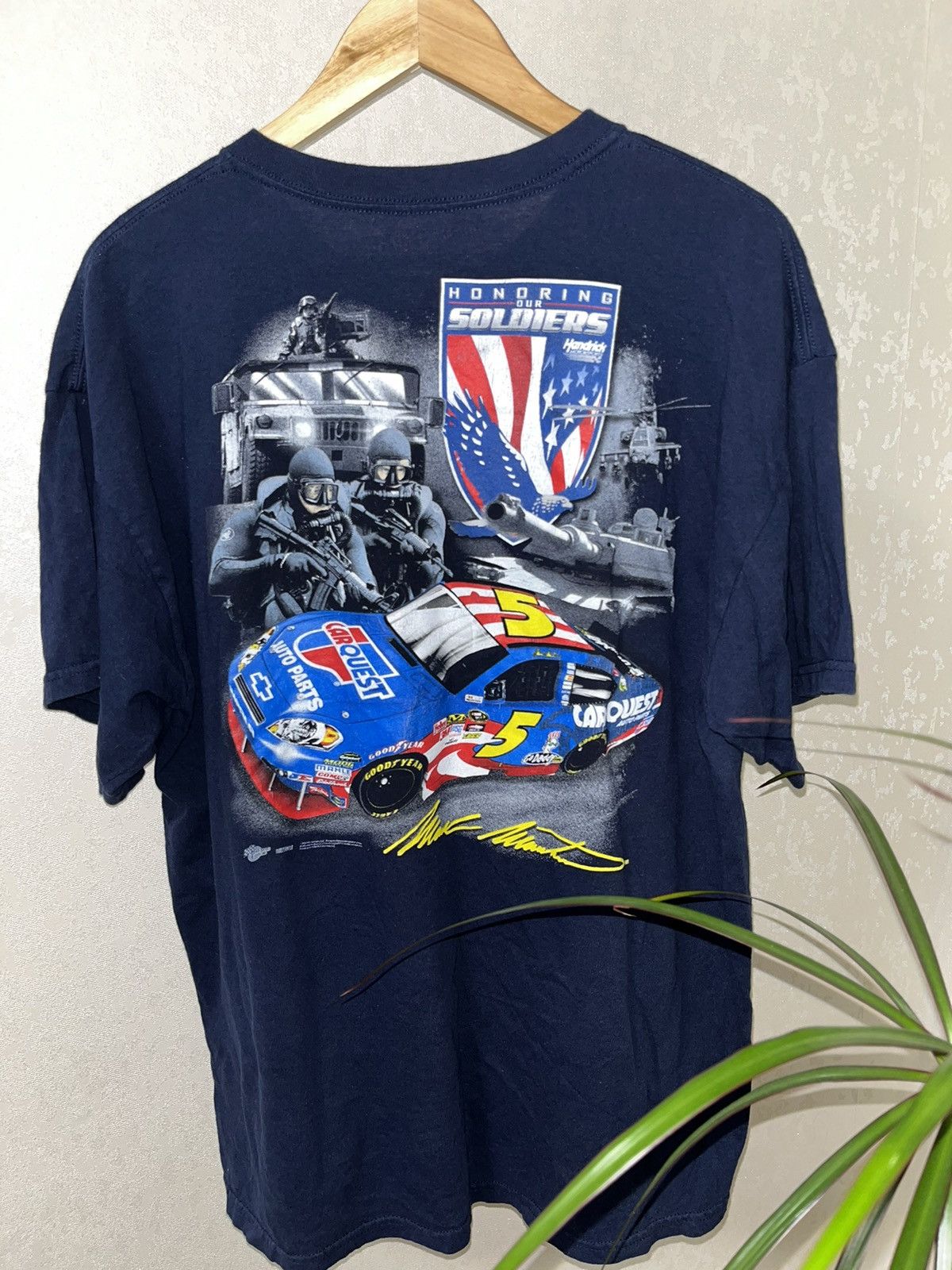 NASCAR × Vintage NASCAR Vintage Racing T Shirt Honoring Our Soldiers Size US XL / EU 56 / 4 - 4 Thumbnail