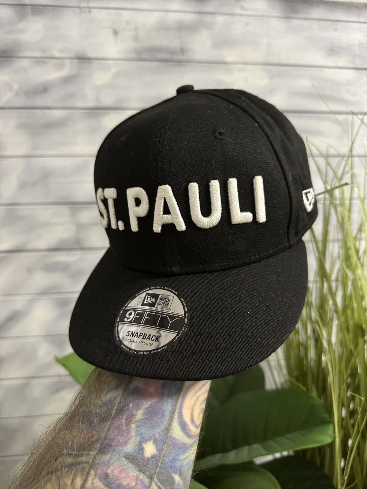 New Era Rare Cap ST. Pauli Skull Kopf Hat Y2K Soccer Size ONE SIZE - 1 Thumbnail