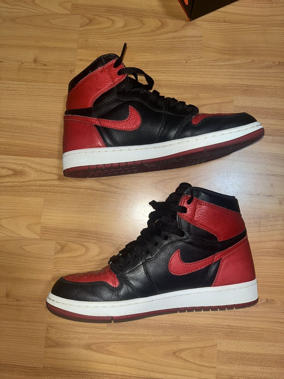 Jordan Brand Air Jordan 1 Retro High OG “Banned” 2016 Size US 8.5 / EU 41-42 - 2 Thumbnail