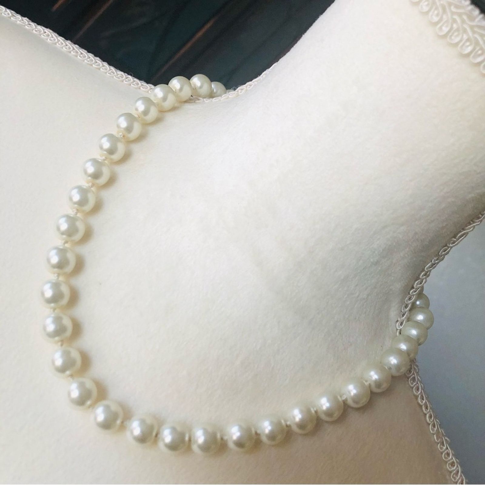 Vintage Vintage hand knotted white faux pearl necklace Size ONE SIZE - 1 Thumbnail