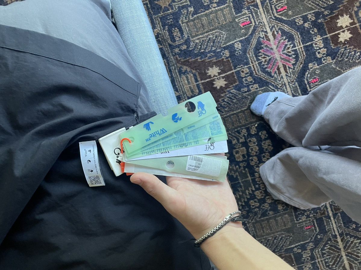 Off-White Off-white button up. Size US L / EU 52-54 / 3 - 5 Thumbnail