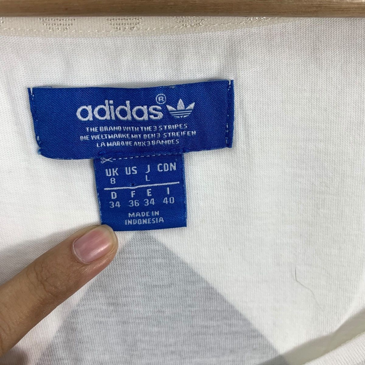 Adidas ADIDAS ORIGINALS 3 STRIPES Back Hit Logo Tee Shirt Top Size M / US 6-8 / IT 42-44 - 7 Thumbnail