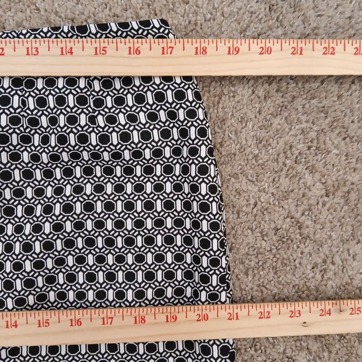 Vintage Jones Studio Skirt Women Knee Length Black Geometric Lined Slit Zip 12 Pencil Straight & — Regular Grade Polyester Vintage No Size 34" / US 12 / IT 48 - 3 Thumbnail