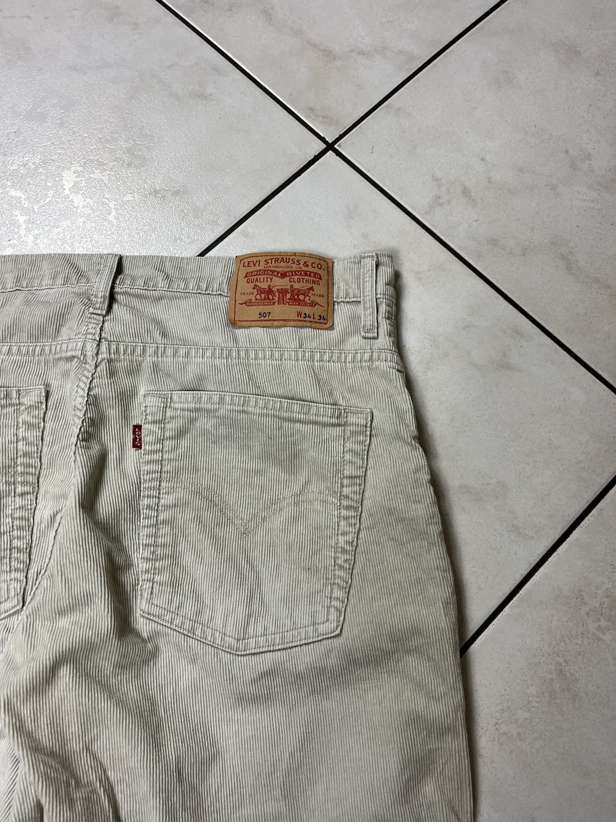 Levi's × Vintage Vintage Levi’s 507 flare corduroy cords y2k pants trousers Size US 34 / EU 50 - 17 Thumbnail