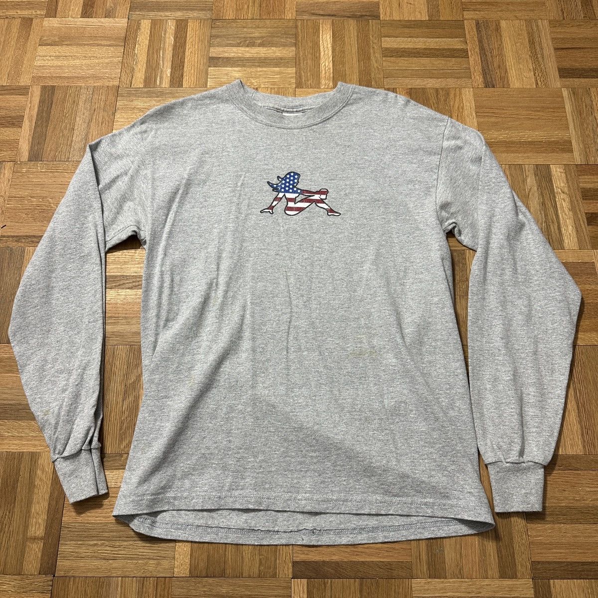 Gildan Vintage Mud Flap Girl long sleeve tee Size US M / EU 48-50 / 2 - 1 Thumbnail