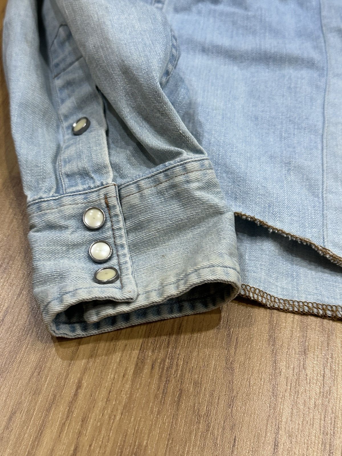 Needles Needles By Nepenthes Cross Sewn Chambray Pearl Button-Up Size US L / EU 52-54 / 3 - 20 Thumbnail