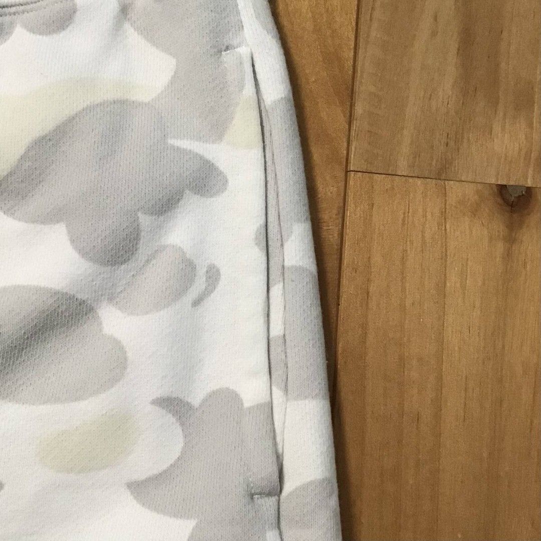 Bape 💫Glow in the dark💫 BAPE city camo sweat shorts APE ★size M Size US 32 / EU 48 - 5 Thumbnail