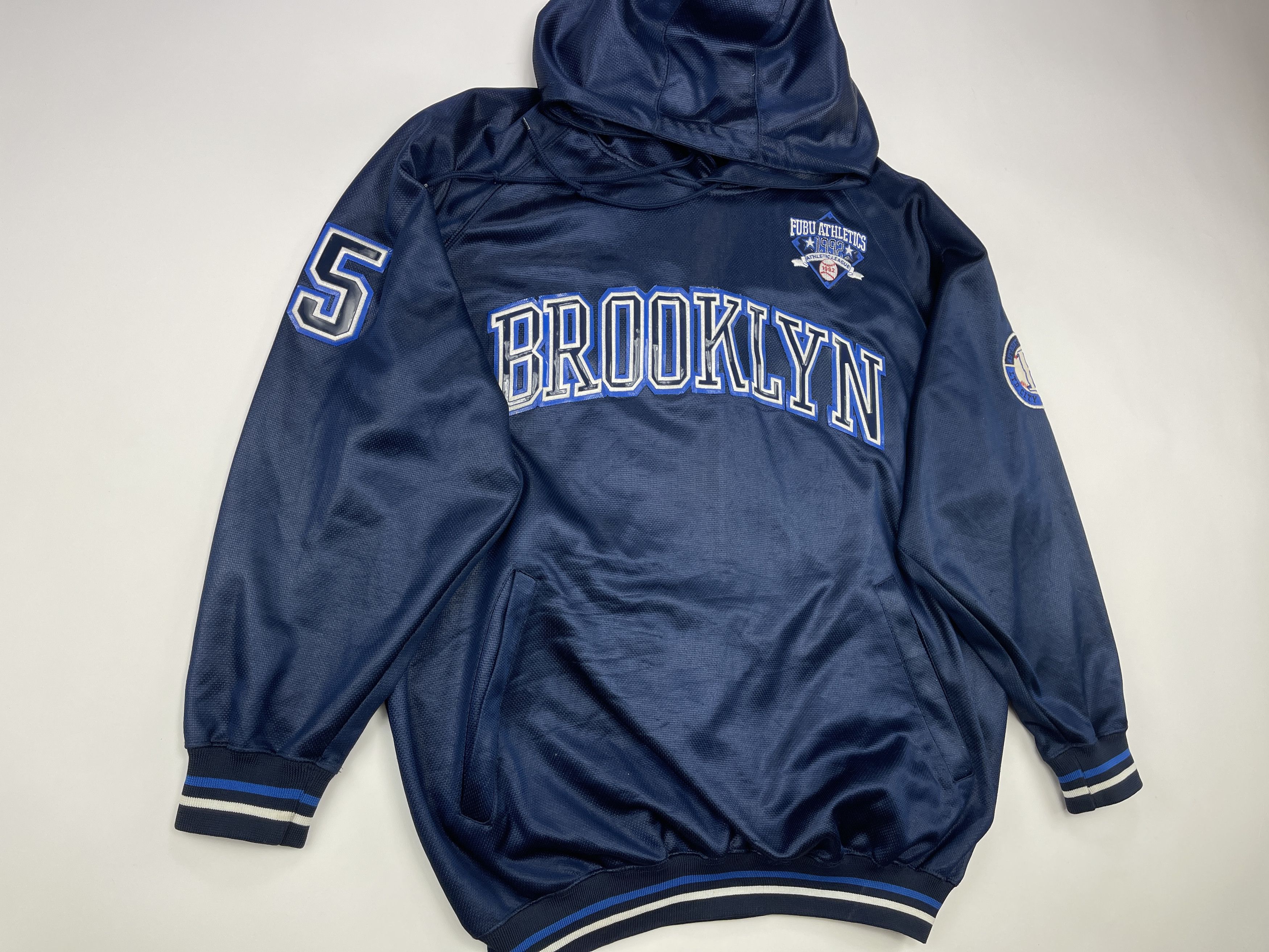 Fubu FUBU hoodie, Brooklyn t-shirt vintage New York City Series L Size US L / EU 52-54 / 3 - 2 Thumbnail