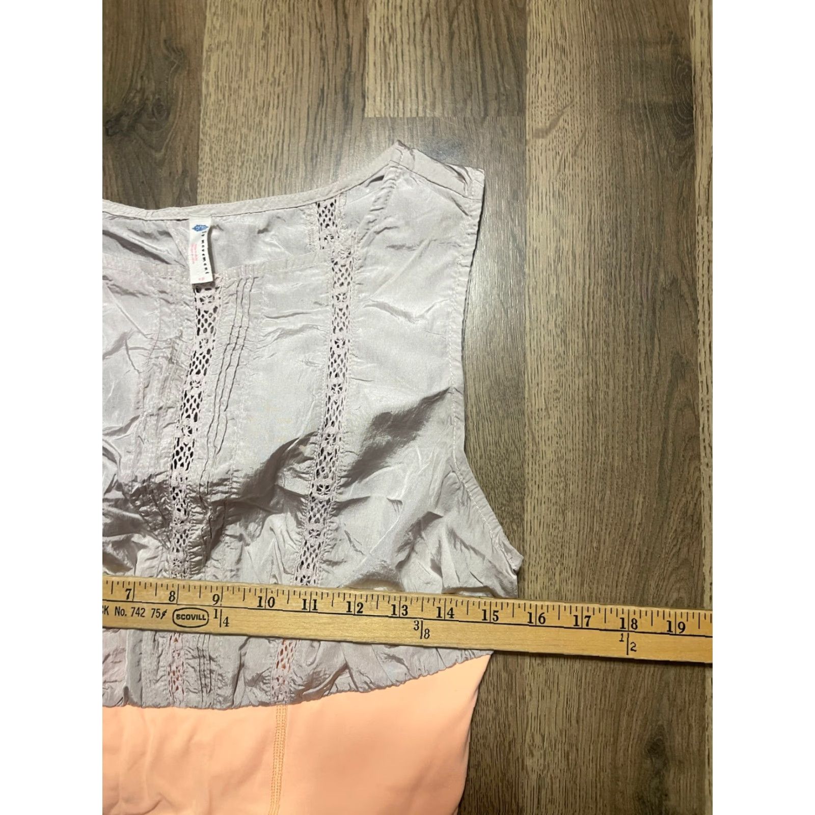 Free People VINTAGE? No. Free People Movement Tank Top Womens S Crop Top Athletic Grey Orange Casual (Note: actual optimized should be one line) Size S / US 4 / IT 40 - 4 Thumbnail