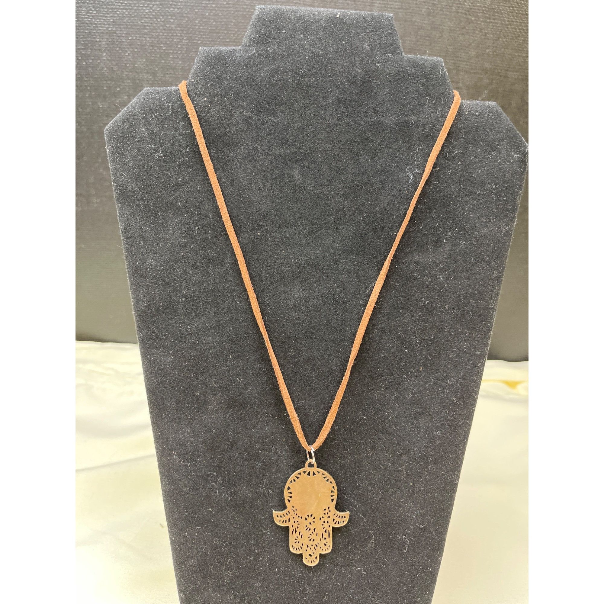 Other Unique Womens Brown Hamsa Hand Necklace SKU 6399 Size ONE SIZE - 2 Thumbnail