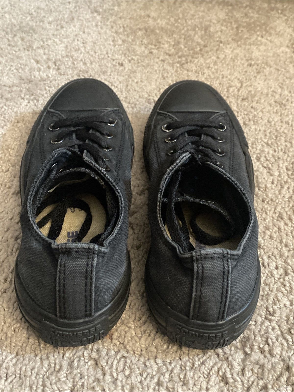Converse Unisex Converse Chuck Taylor low Sneakers size 6.5 W/ 4.5M Size US 6.5 / IT 36.5 - 10 Thumbnail