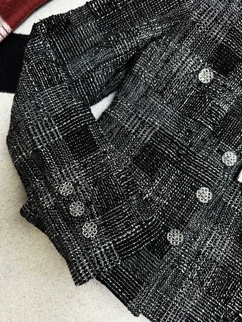 Chanel Chanel 22A Tweed Jacket with Crystal Buttons Size M / US 6-8 / IT 42-44 - 3 Thumbnail