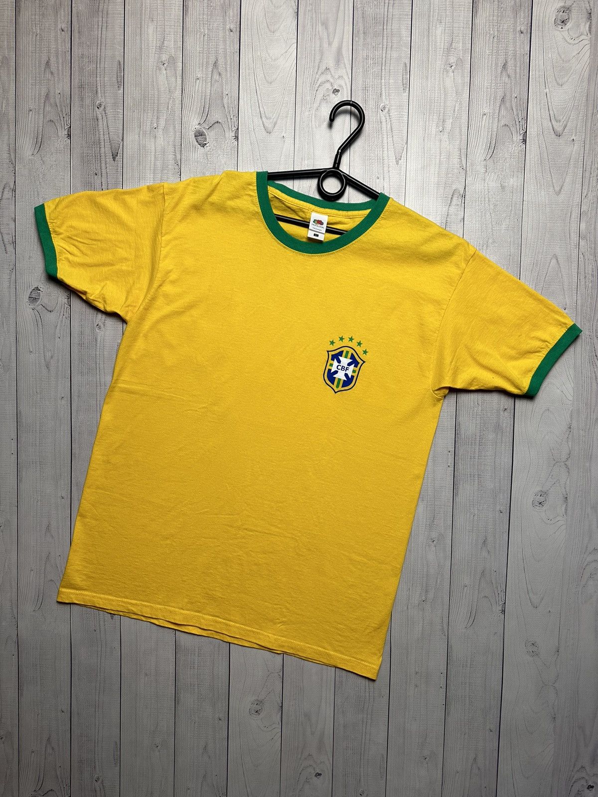 Vintage Vintage Brasil soccer fans tee logo Brazil size L yellow Size US L / EU 52-54 / 3 - 1 Thumbnail