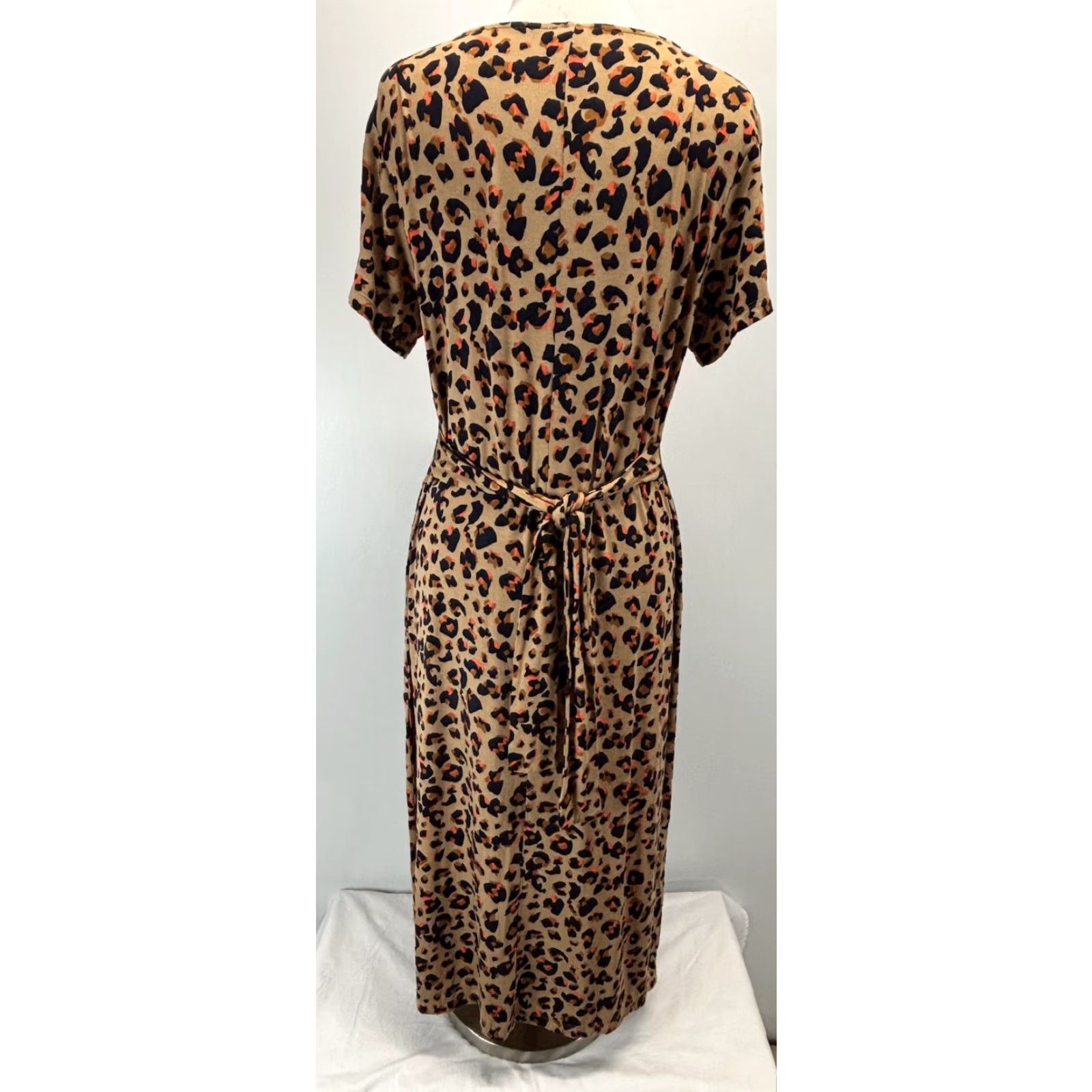Loft LOFT Outlet Women's Midi Jersey Dress Size Large Animal Print T-Shirt Dress Casual Tie Neck Stretch Size L / US 10 / IT 46 - 3 Thumbnail