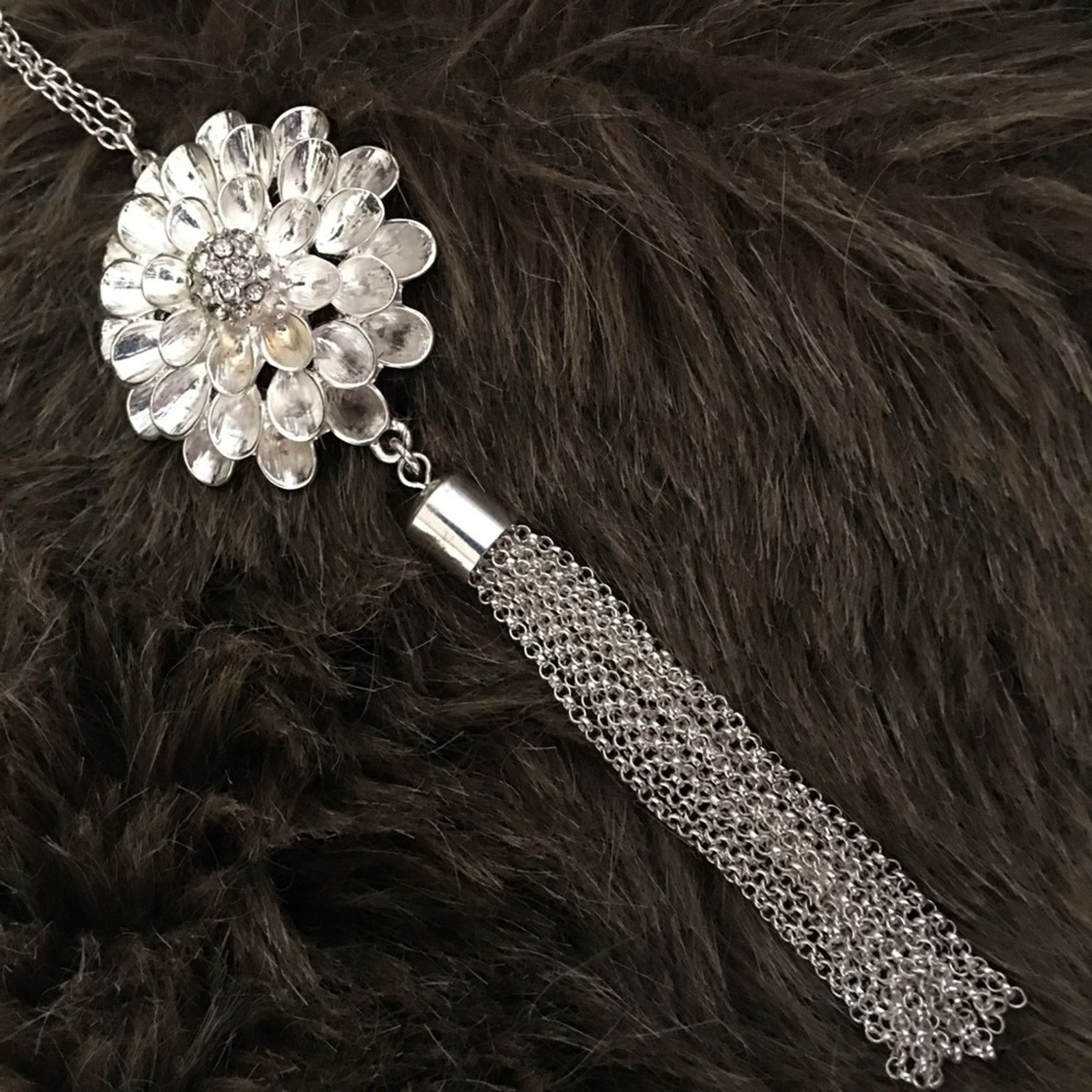 Jewelry Shiny silver tone dahlia flower tassel necklace Size ONE SIZE - 2 Thumbnail