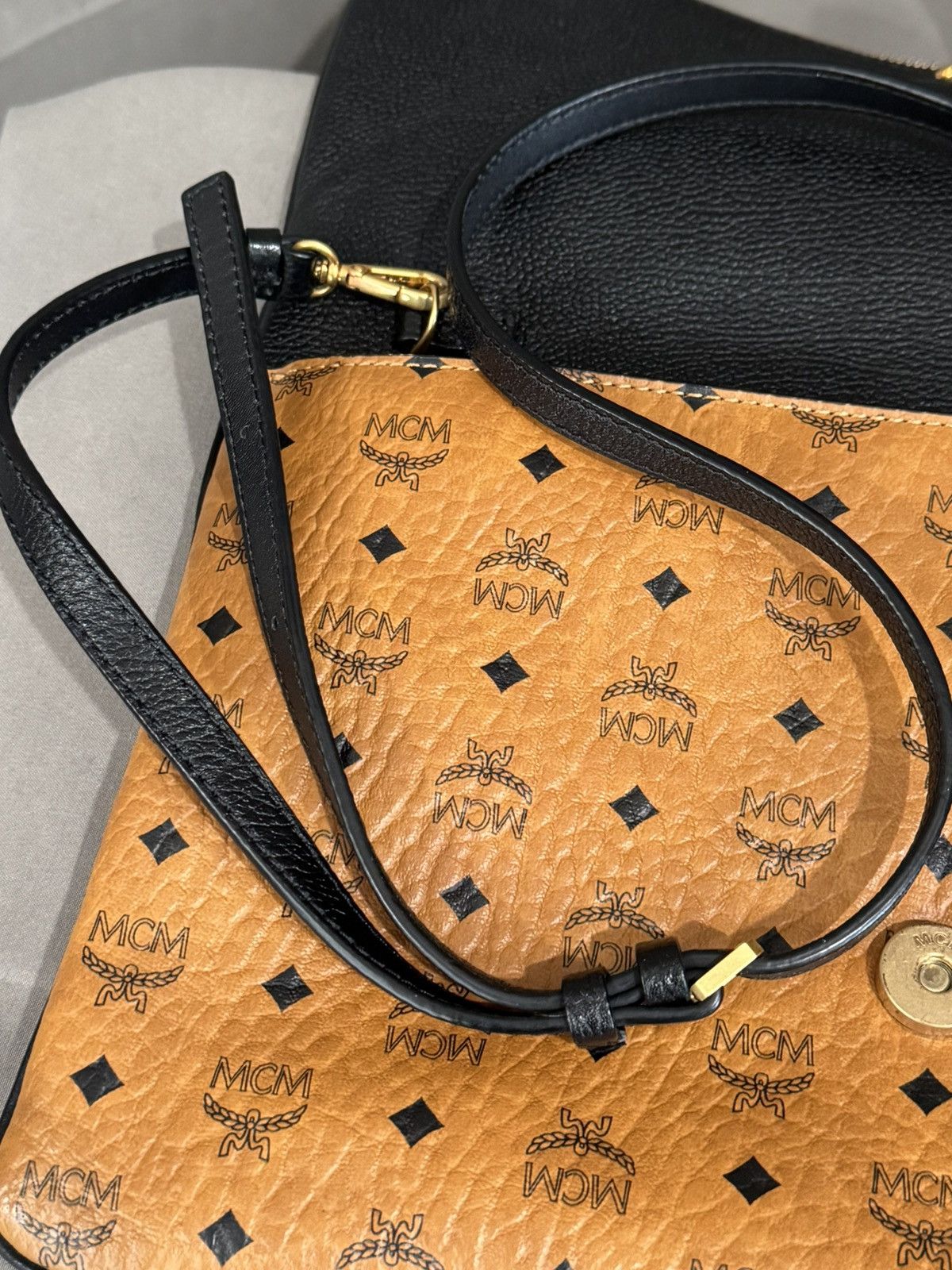MCM MCM Corina Visetos Foldover Crossbody MYZTSCNO2BKO01 Size ONE SIZE - 8 Thumbnail