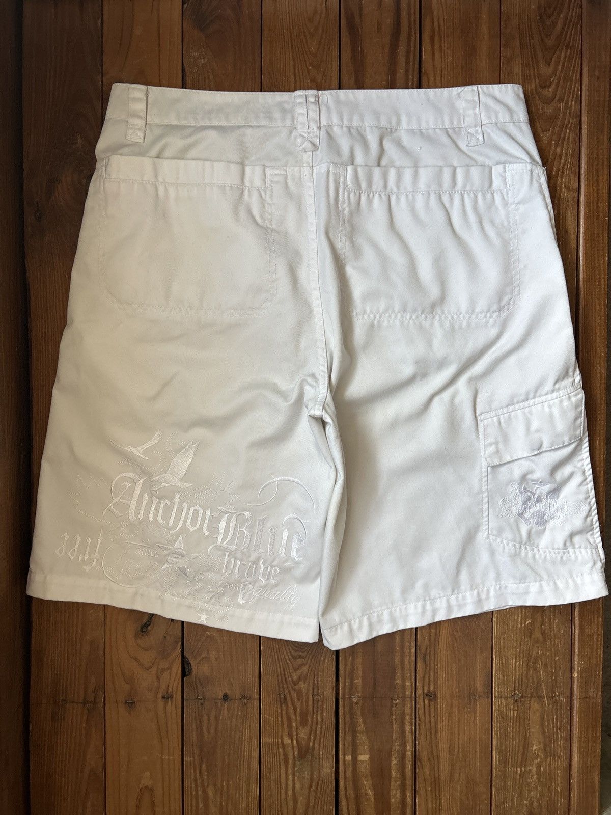 Anchor Blue × Vintage Vintage Y2K anchor Blue White Tribal Shorts Size US 36 / EU 52 - 1 Thumbnail