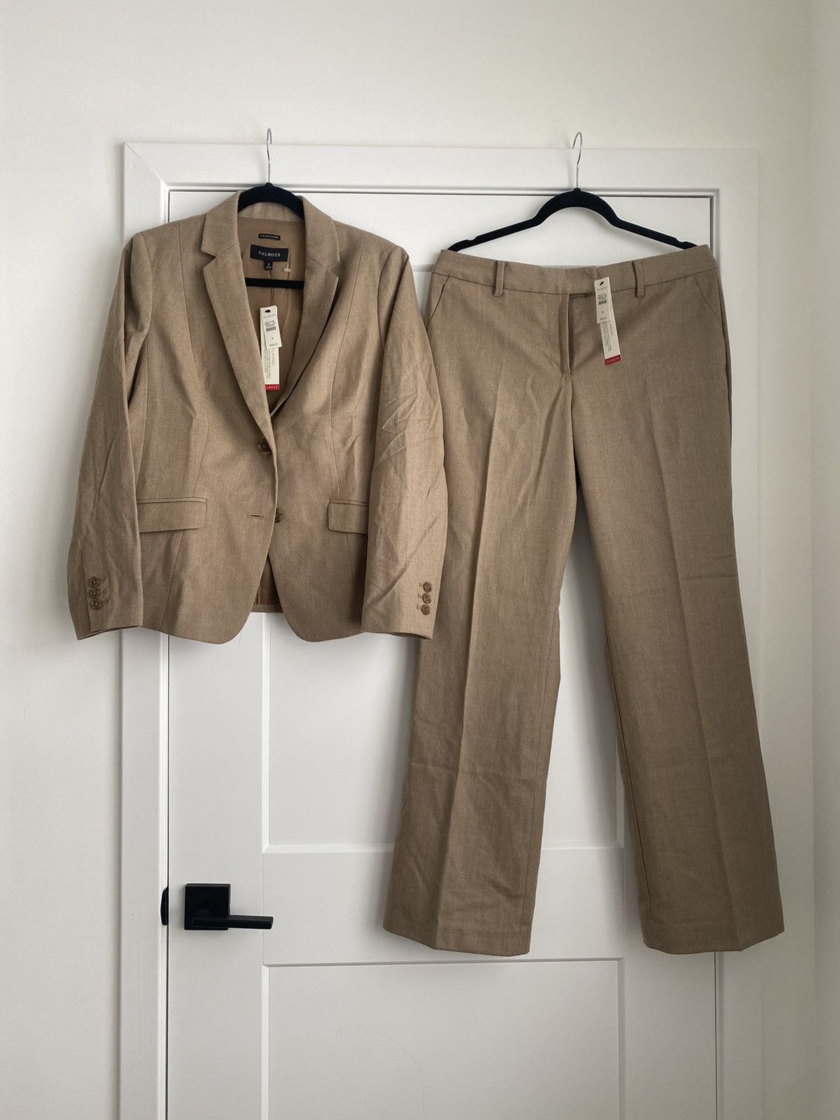 Talbots Talbots Italian Flannel 2Piece Blazer & Pants suits NWT Size M / US 6-8 / IT 42-44 - 3 Thumbnail