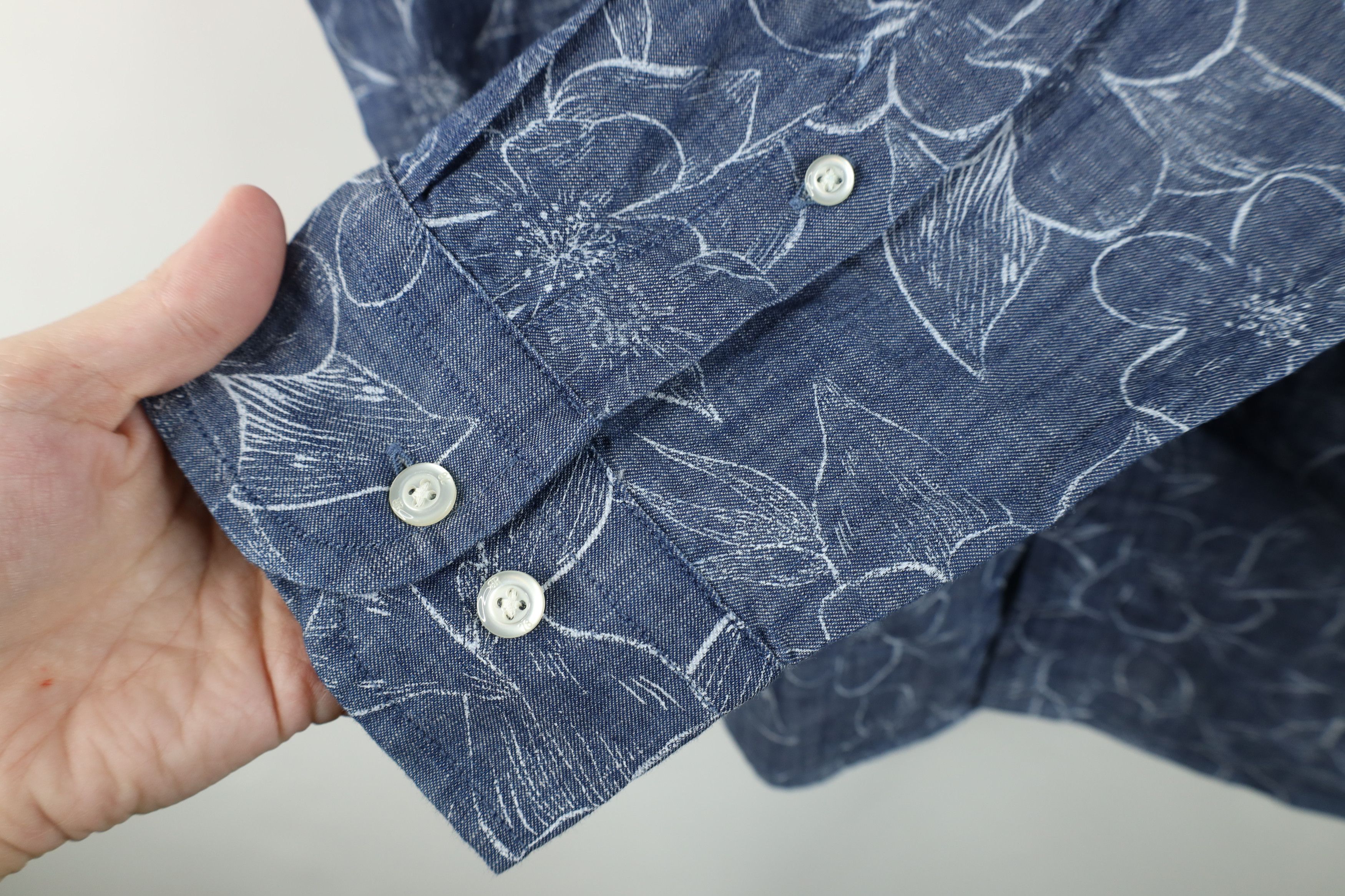 Banana Republic New Banana Republic Flower Collared Button Down Shirt Blue Size US L / EU 52-54 / 3 - 4 Thumbnail