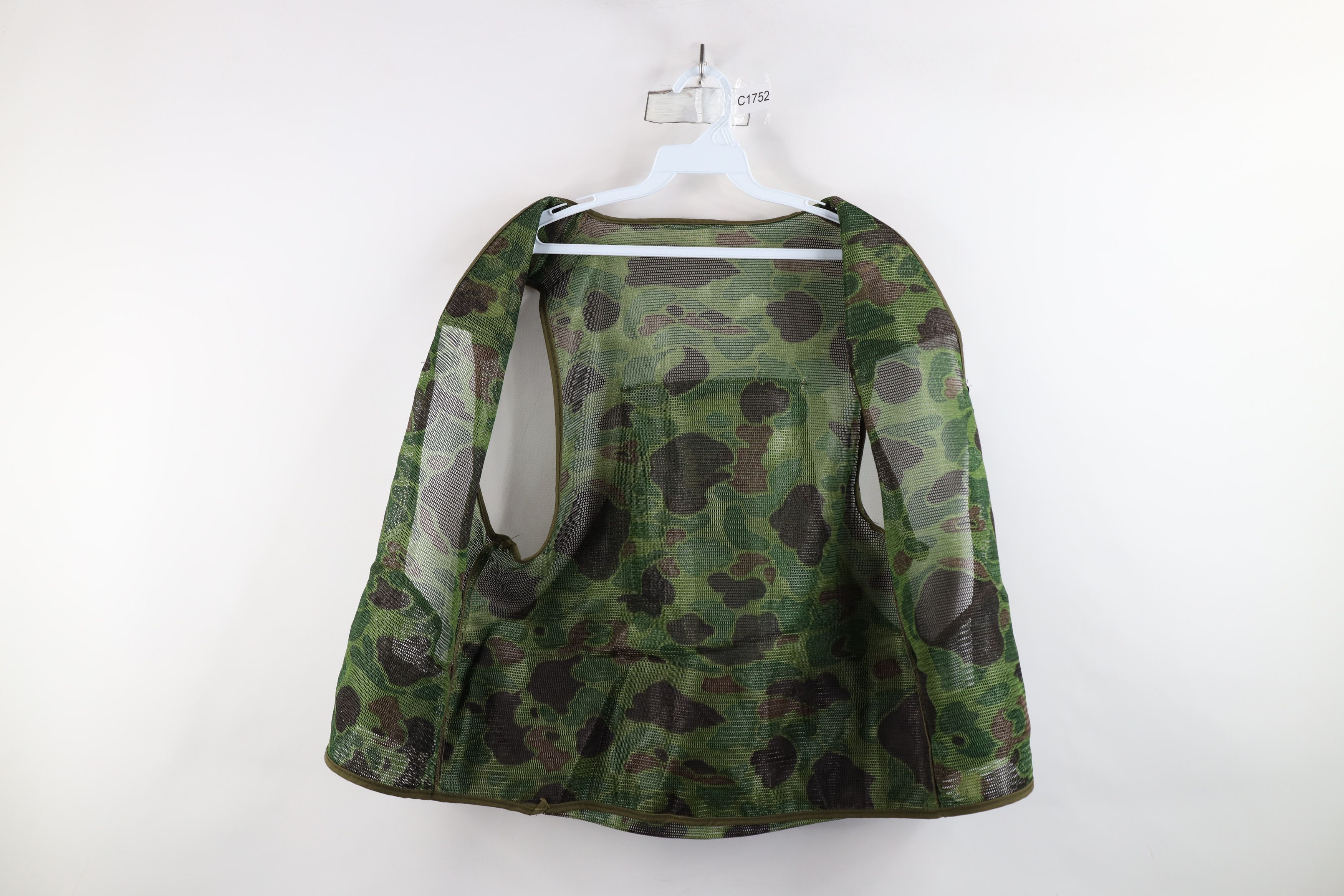 Vintage Vintage 70s Streetwear Camouflage Mesh Hunting Vest Jacket Size US L / EU 52-54 / 3 - 10 Thumbnail