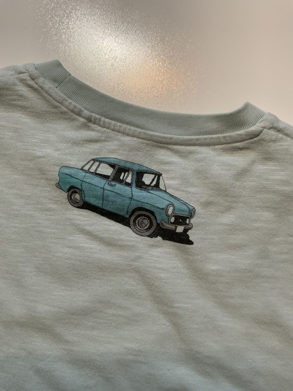 Uniqlo UT Uniqlo Artist Collaboration Star Hat Car S/S T-Shirt Size US M / EU 48-50 / 2 - 4 Thumbnail
