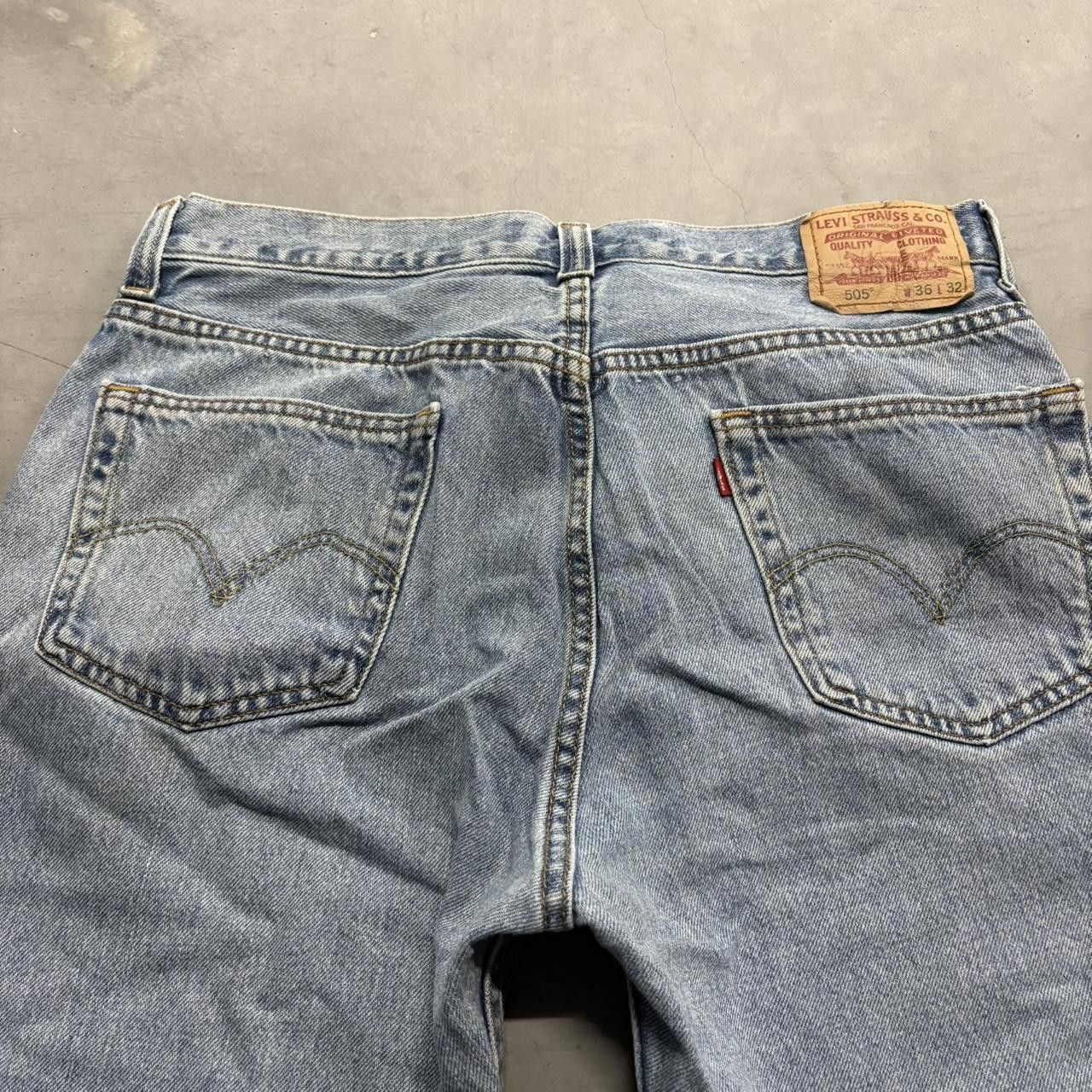 Levi's Crazy Vintage Y2K/2000s Baggy Levis 505 Medium Blue Wash Denim Jeans! Size US 36 / EU 52 - 5 Thumbnail