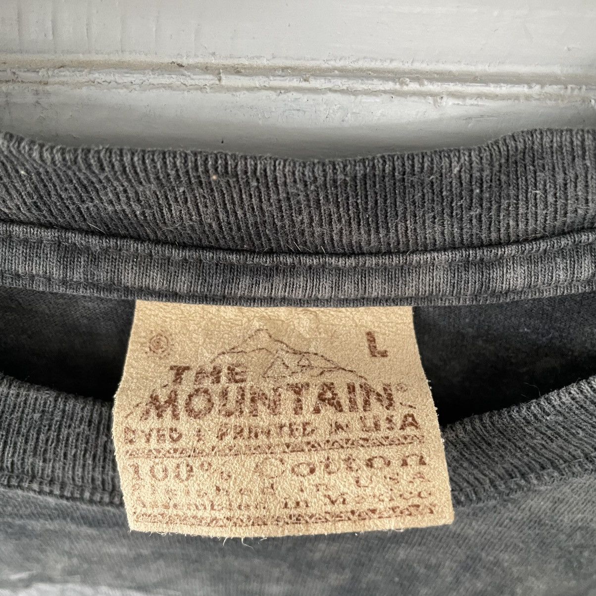 Japanese Brand × Vintage Vintage 00’s The Mountain Overprinted Dragon T-shirts Size US L / EU 52-54 / 3 - 7 Thumbnail