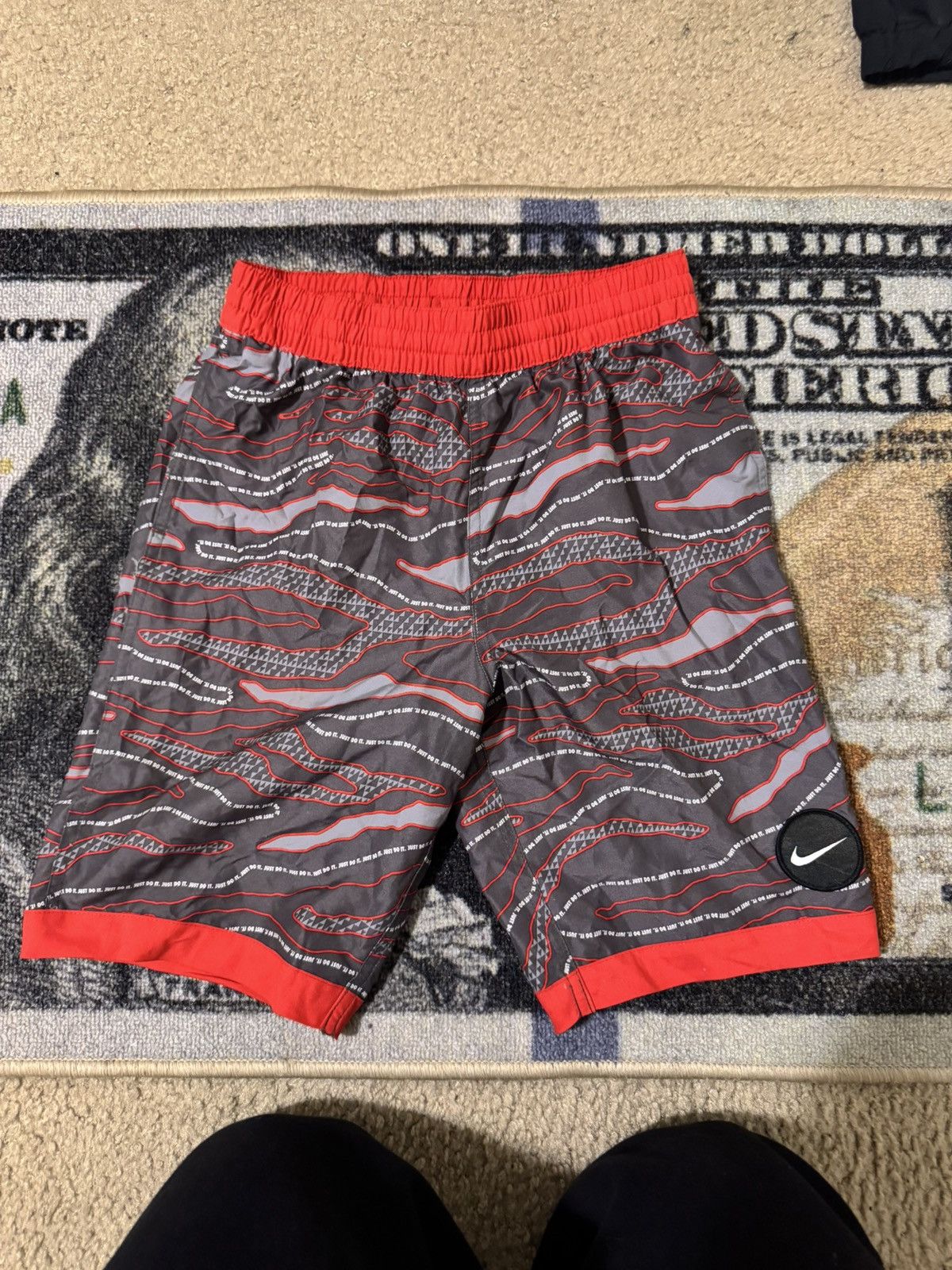 Nike Nike Shorts Size US 26 / EU 42 - 2 Thumbnail