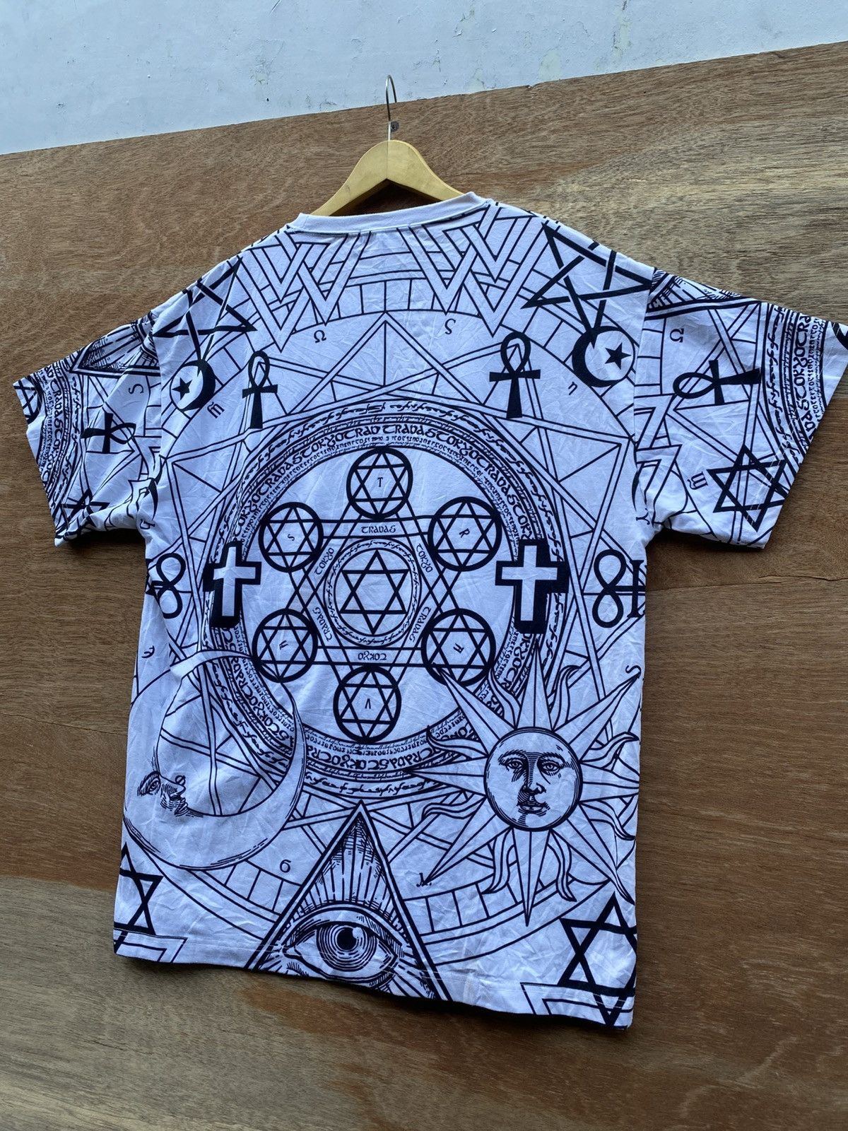 Japanese Brand Travas tokyo all over print occult tshirt Size US XL / EU 56 / 4 - 4 Thumbnail