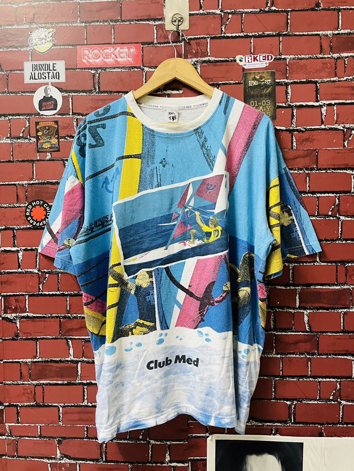 Sun Surf VINTAGE CLUB MED SURF FULLPRINTED 90s Size US XL / EU 56 / 4 - 1 Thumbnail
