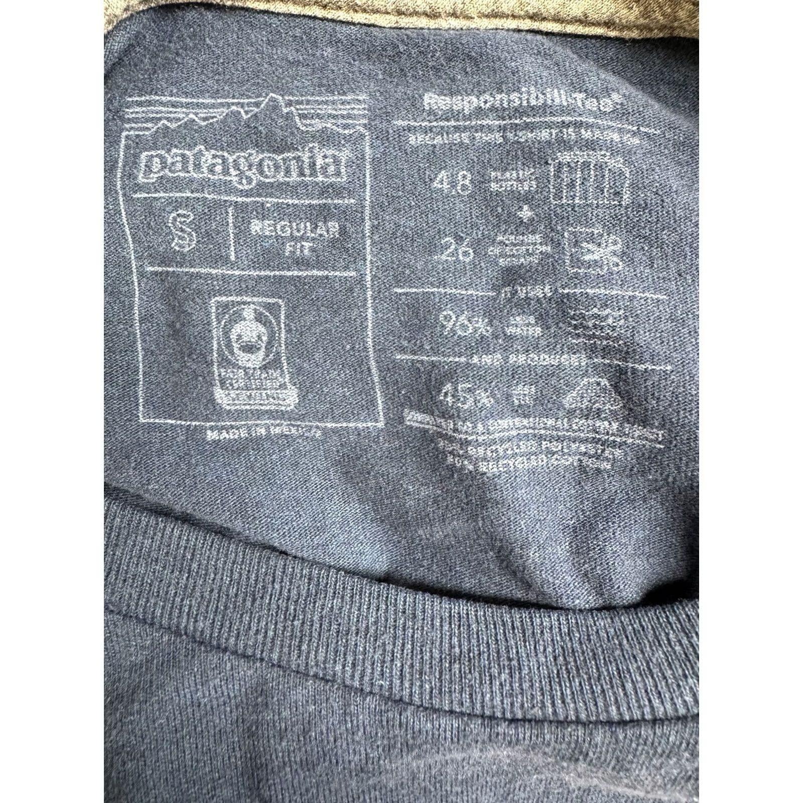 Patagonia VINTAGE Patagonia Men's Responsibili-Tee T-Shirt Navy Blue P-6 Logo Graphic Navy Blue Size S Mens Size US S / EU 44-46 / 1 - 4 Thumbnail