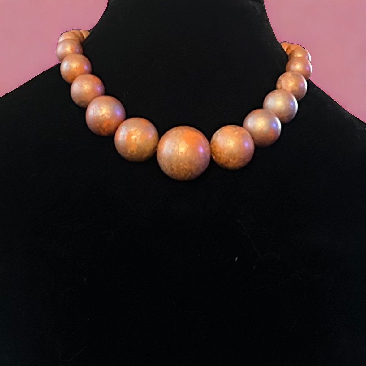 Other Chunky pink swirly wood bead necklace Size ONE SIZE - 1 Thumbnail