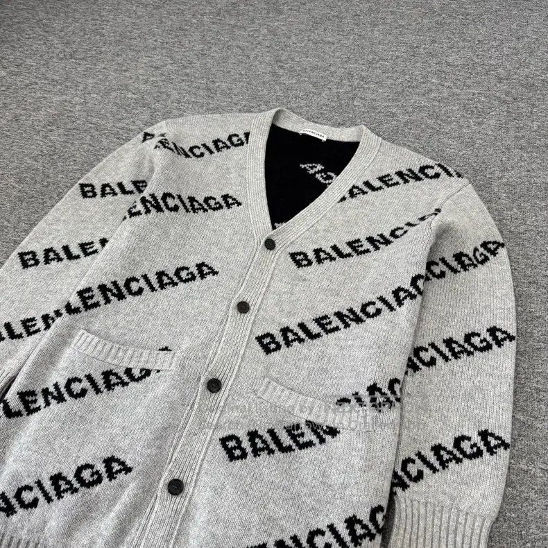 Balenciaga Balenciaga Gray Barrage Printed V-Neck Knit Cardigan Size US S / EU 44-46 / 1 - 4 Thumbnail