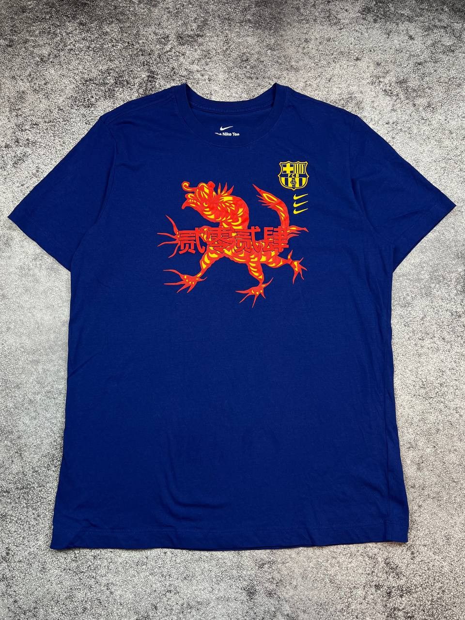 Nike Nike Barcelona Japanese Logo Dragon Big Logo T-Shirt Size US L / EU 52-54 / 3 - 1 Thumbnail