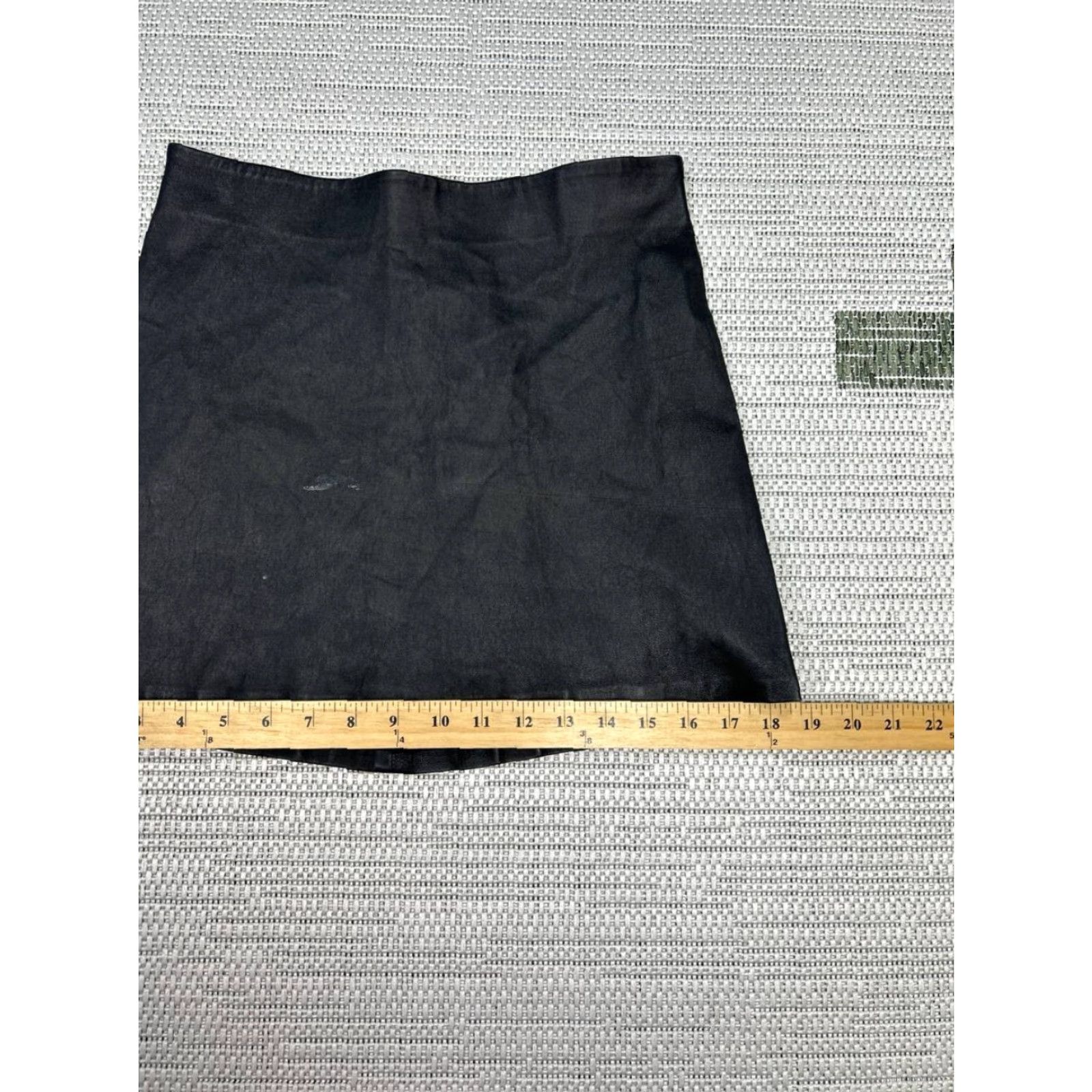 Reformation Reformation Skirt Women Medium Black A-Line Leather Surplus Minimalist Zipper Vintage No Size 32" / US 10 / IT 46 - 3 Thumbnail