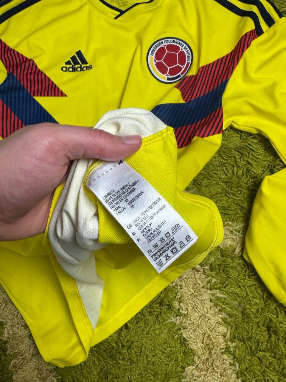 Adidas 2018 Vintage Adidas Columbia Soccer Jersey Long Sleeve Size US M / EU 48-50 / 2 - 5 Thumbnail
