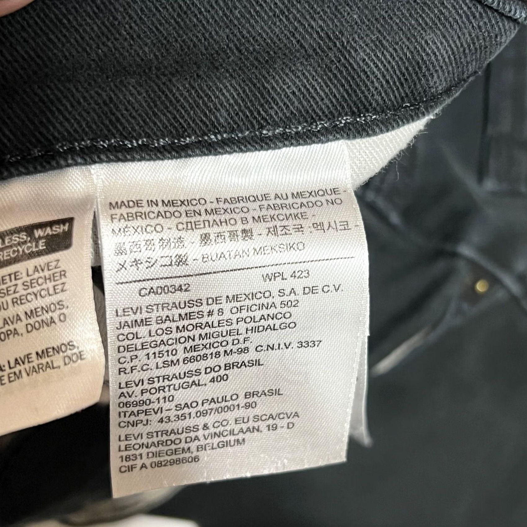 Levi's Levi's 541 Athletic Taper Jeans Mens 36x32 Black Denim Button Zip Cotton Blend Denim 5-Pocket Mens Regular 32 Unisex? Size US 36 / EU 52 - 7 Thumbnail