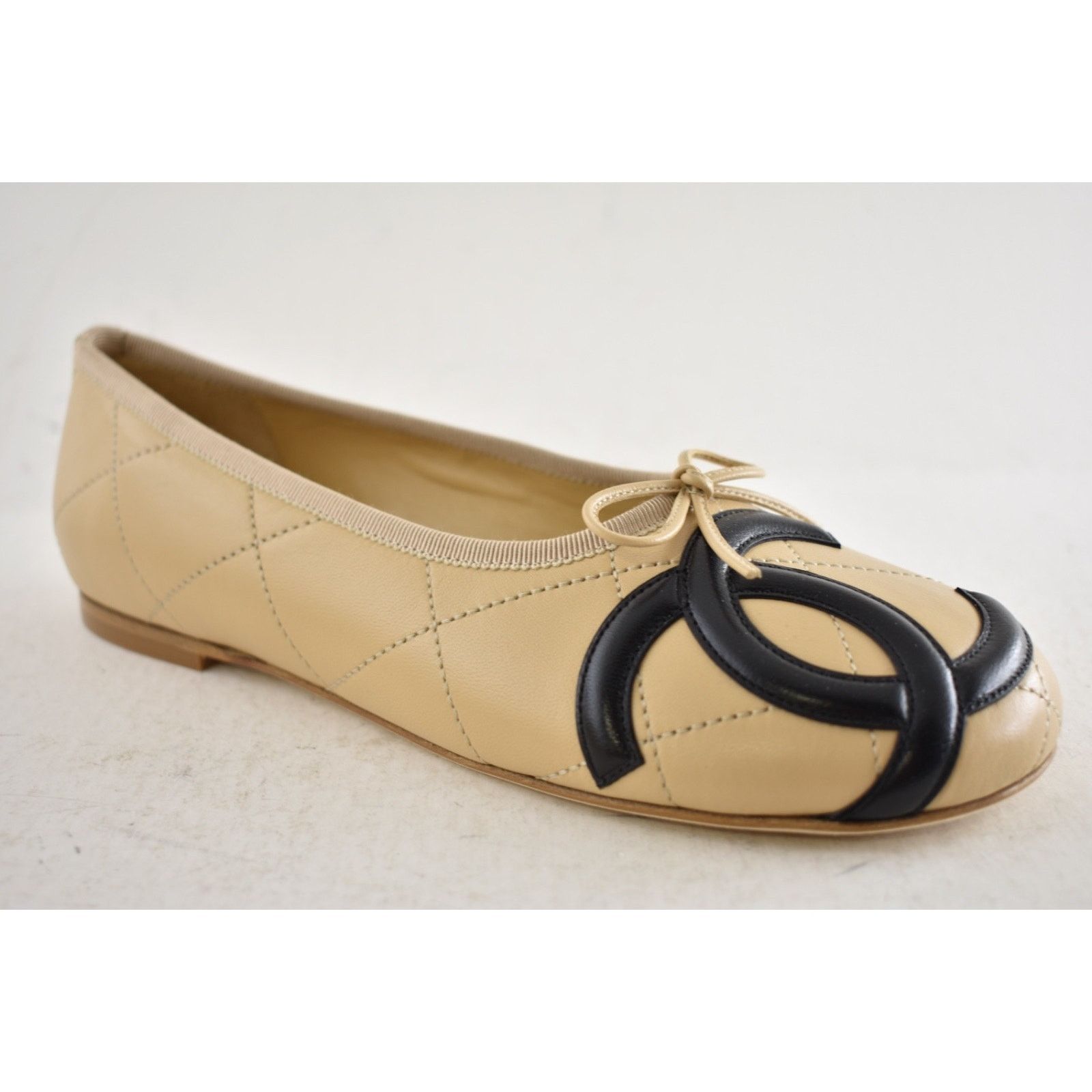 Chanel Chanel Coco Beach Beige Black CC XL Logo Ballet Flat 36.5 Size US 5.5 / IT 35.5 - 4 Thumbnail