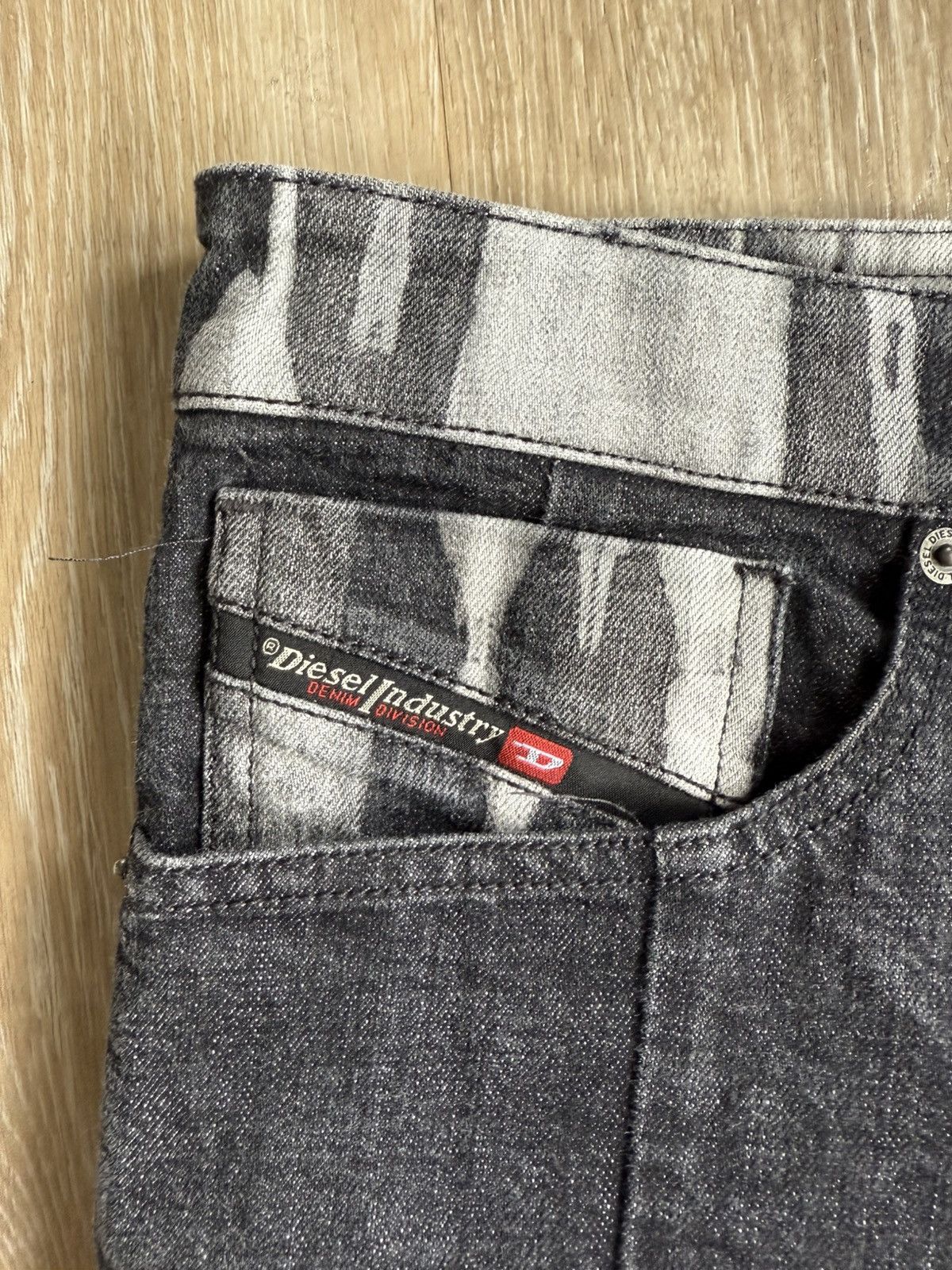 Diesel × Vintage Black Vintage Diesel Denim Jeans Skeleton Bleach Size US 32 / EU 48 - 9 Thumbnail