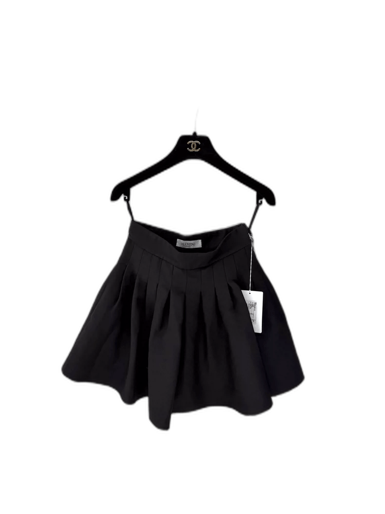 Valentino Valentino Black Pleated Skirt with Tags Size 36" / US 14 / IT 50 - 1 Thumbnail