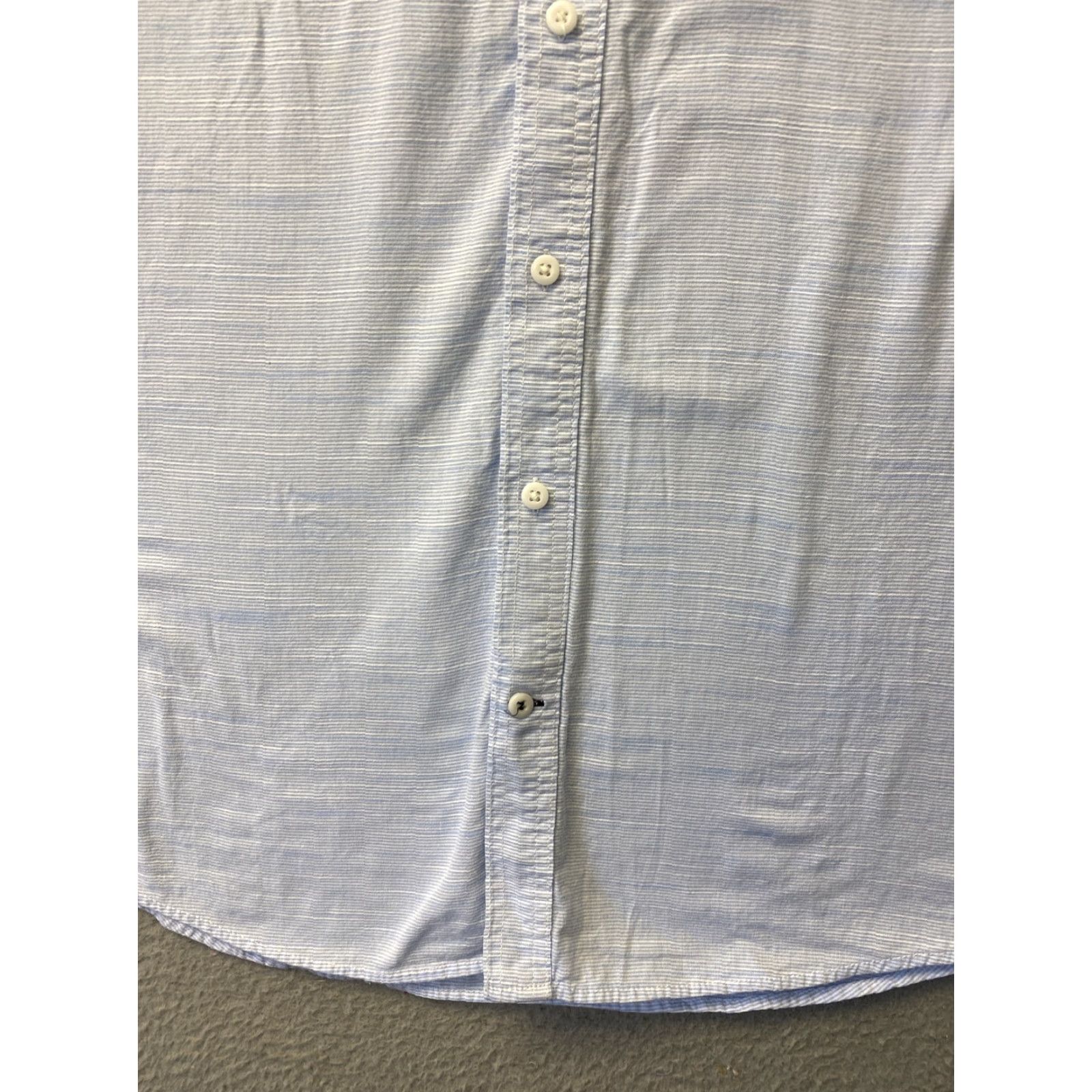Izod IZOD Button-Up Shirt Mens Large Light Blue Striped Short Sleeve Classic Relaxed Fit Size US L / EU 52-54 / 3 - 2 Thumbnail