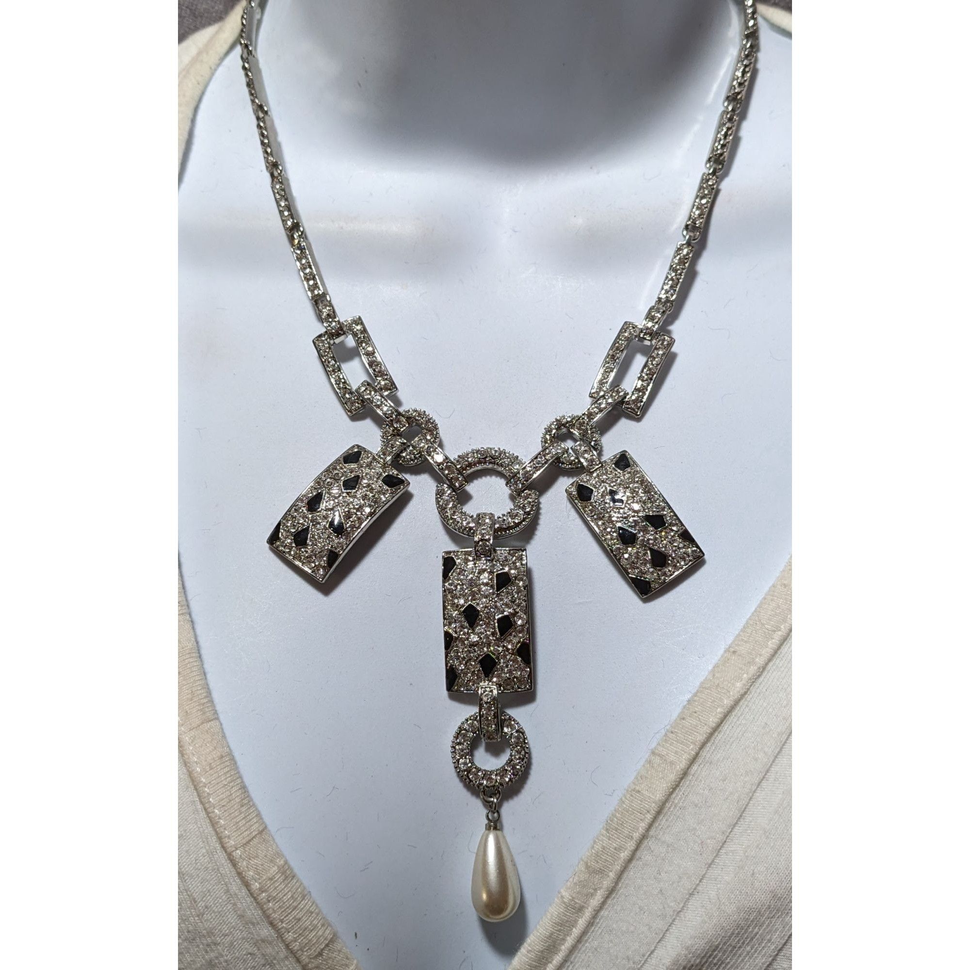 Other Retro Glam Silver Rhinestone Statement Necklace Size ONE SIZE - 6 Thumbnail
