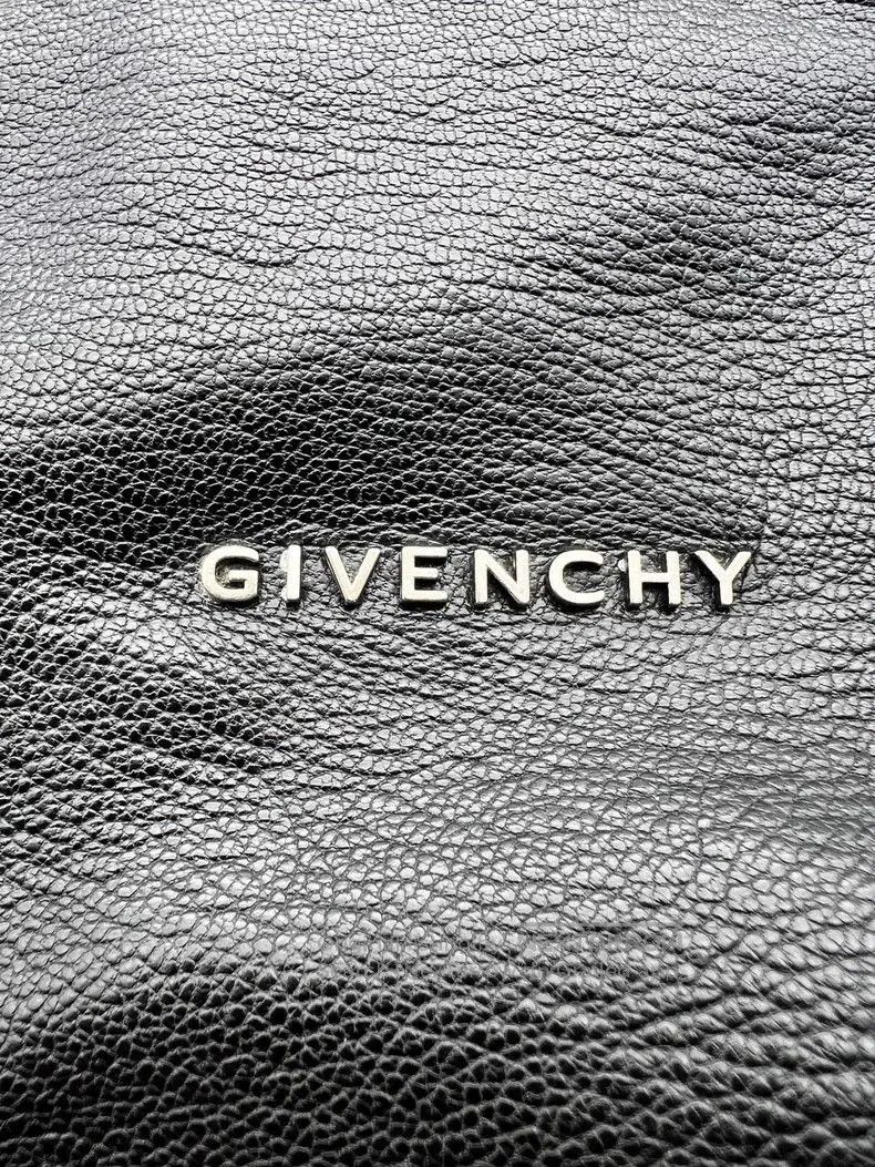 Givenchy Givenchy Pandora Medium Leather Box Bag. Size ONE SIZE - 5 Thumbnail