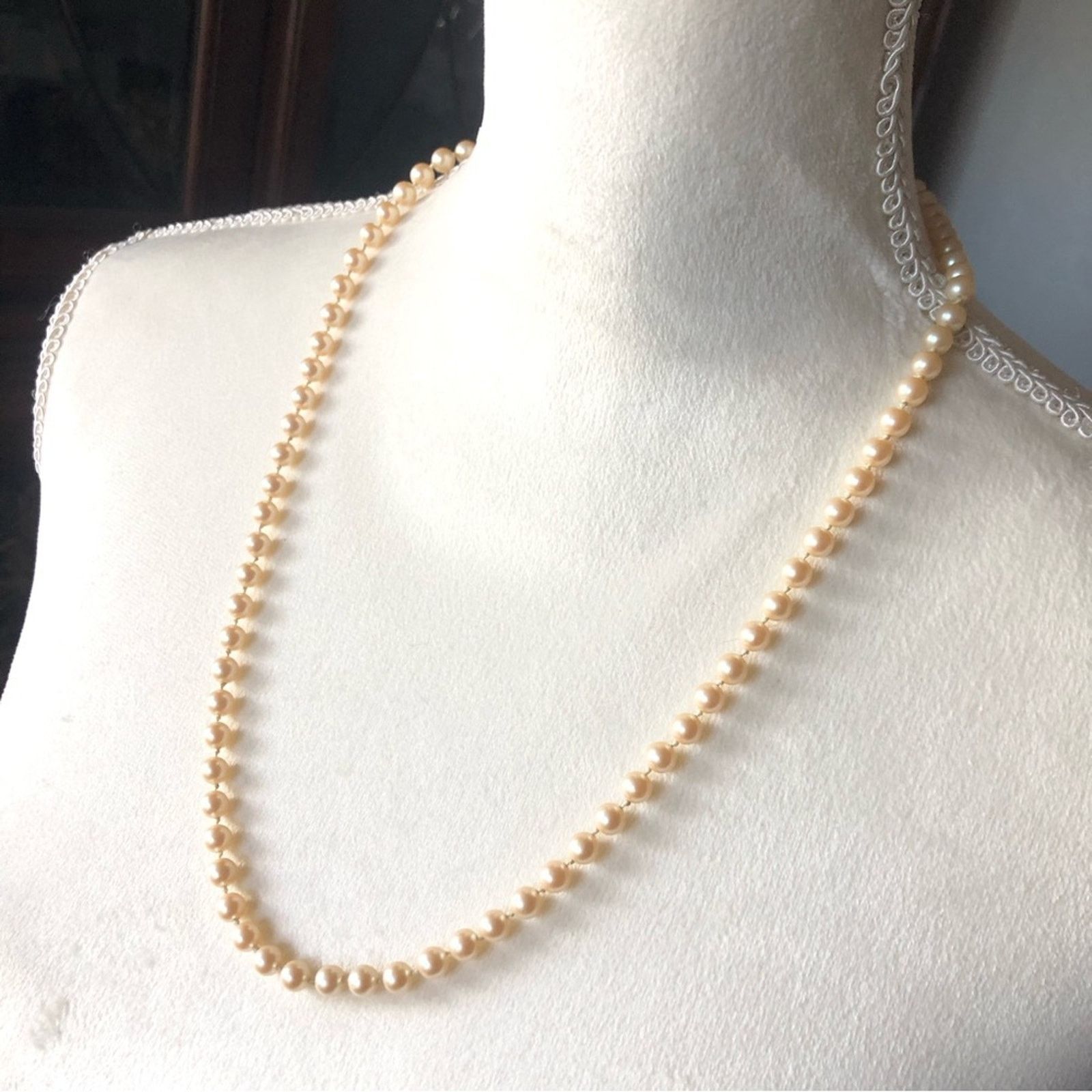Vintage Vintage 80s hand knotted creamy glass pearl necklace Size ONE SIZE - 1 Thumbnail