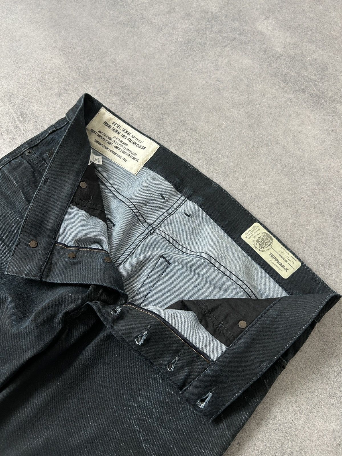 Diesel Black Gold Diesel Waxed Black jeans mens Tepphar-X slim-carrot size 32 Size US 32 / EU 48 - 7 Thumbnail