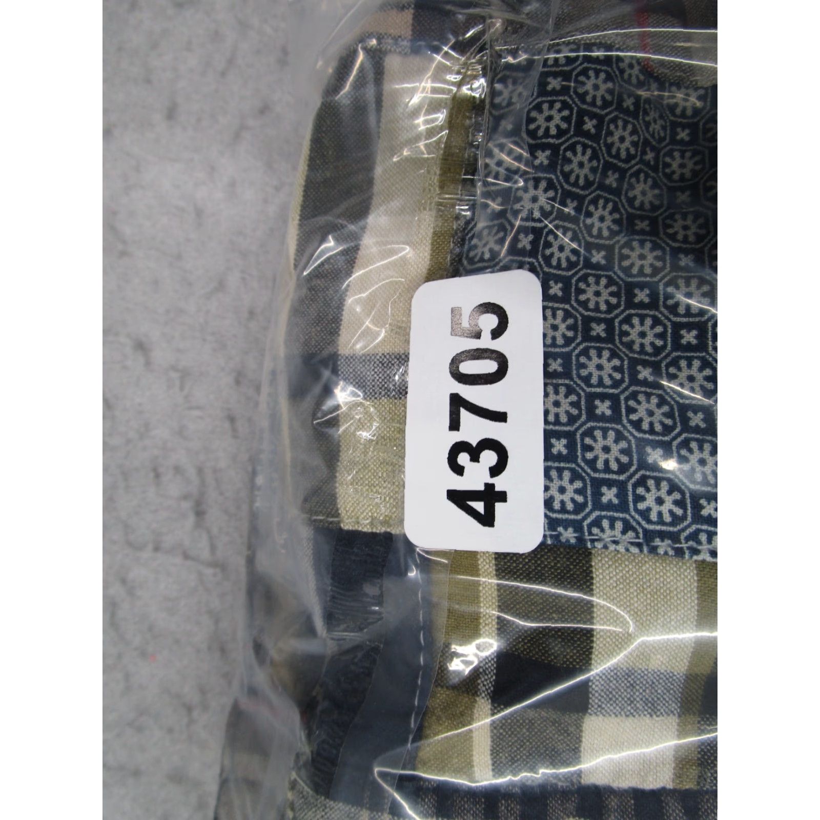 Old Navy VINTAGE Old Navy Cargo Shorts Mens 34 Blue Plaid Patchwork 5-Pocket Design 100% Cotton City? Size US 34 / EU 50 - 8 Thumbnail